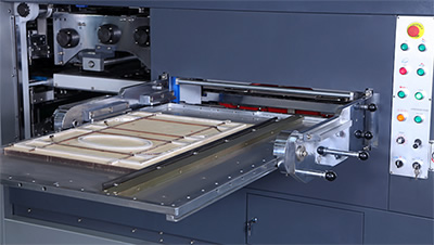 Die Cutting Machine 1050-S Type Flatbed Die Cutter, Automatic Cutting Press Line
